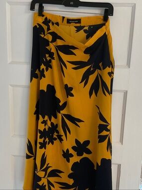 Who What Wear Mustard Yellow and Black Floral Skirt S